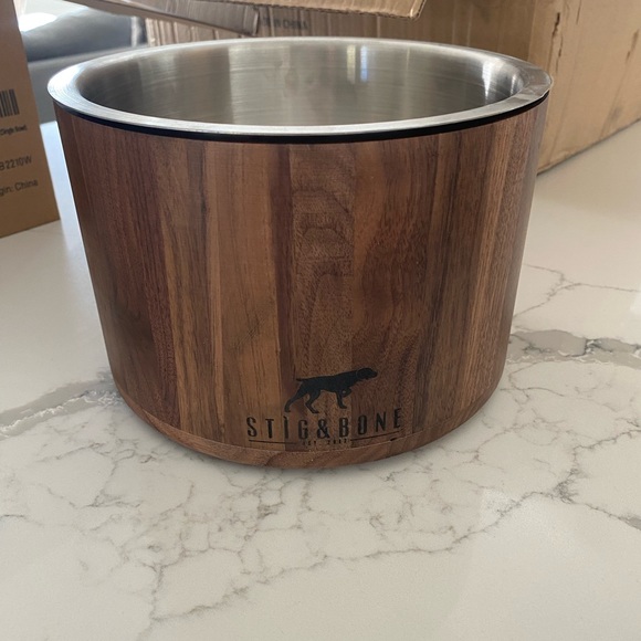 Set of 2 new stig and bone walnut dog bowls - Picture 1 of 3